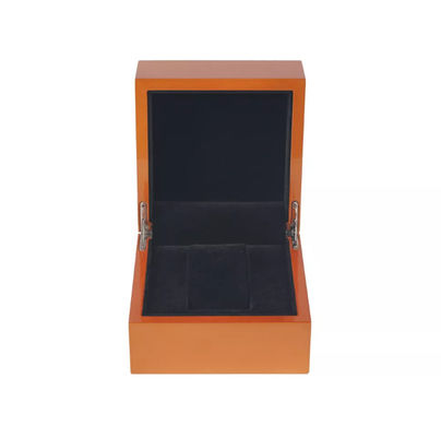 Caja de reloj de madera de metal con bisagra de caja de embalaje de reloj de pulsera de alto brillo
