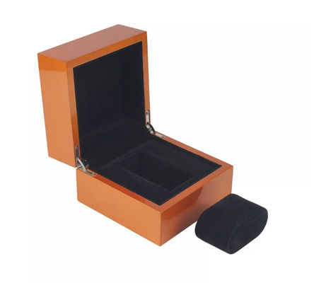 Caja de reloj de madera de metal con bisagra de caja de embalaje de reloj de pulsera de alto brillo