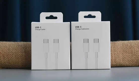 Los datos del cargador USB de PMS telegrafían la caja de embalaje Debossing impermeable a la grasa