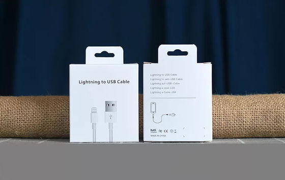 Los datos del cargador USB de PMS telegrafían la caja de embalaje Debossing impermeable a la grasa