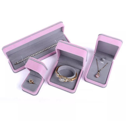 Joyero ISO9001 del terciopelo del OEM Ring Necklace Packaging Box Pink