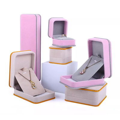 Joyero ISO9001 del terciopelo del OEM Ring Necklace Packaging Box Pink